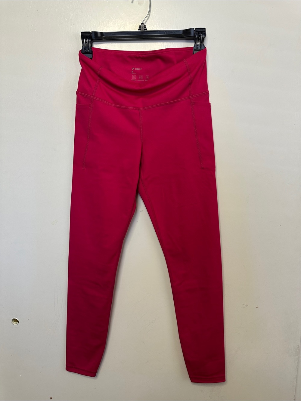 GAP Women's High-Waist Leggings in Deep Pink